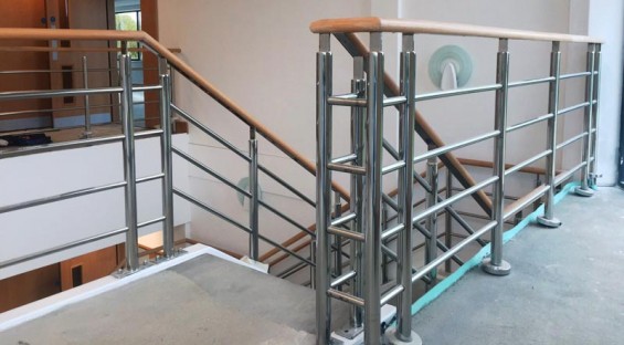 Stainless steel balustrading with timber handrail to new offices in Southampton.