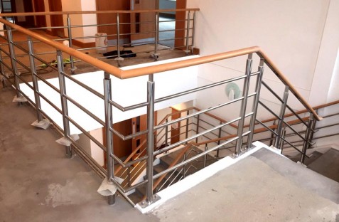 Stainless steel balustrading with timber handrail to new offices in Southampton.